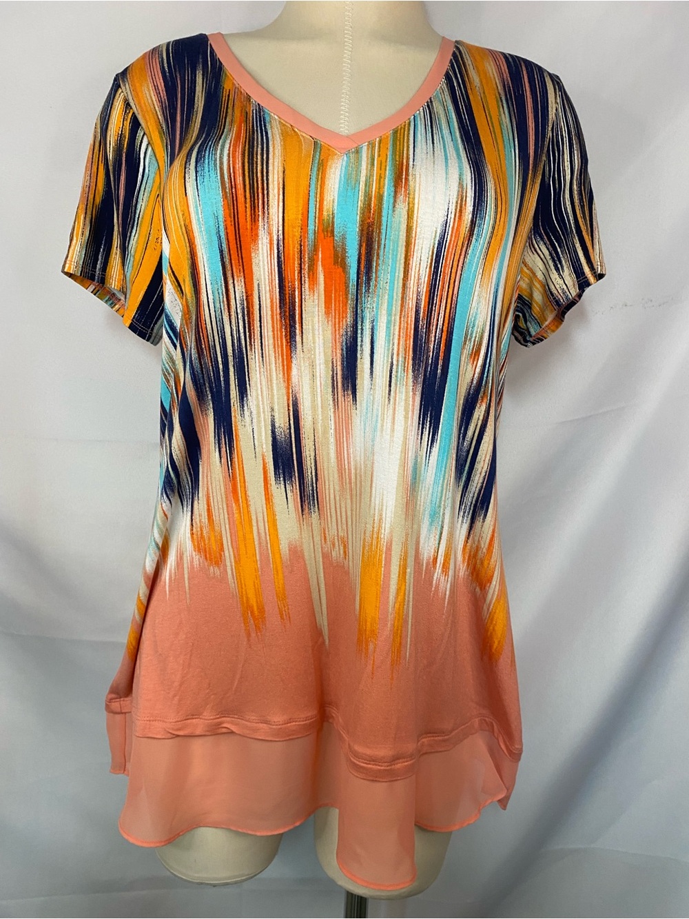 JM Collection Multi-Color V-Neck Short Sleeve Top Women’s Medium